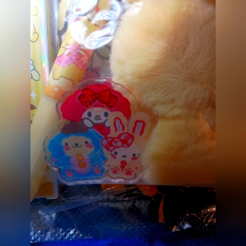 Sanrio Pompompurin 8 PC Gift Set - Picture 13 of 14